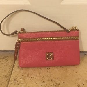 Dooney & Bourke shoulder purse